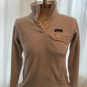 Patagonia off white fleece pullover